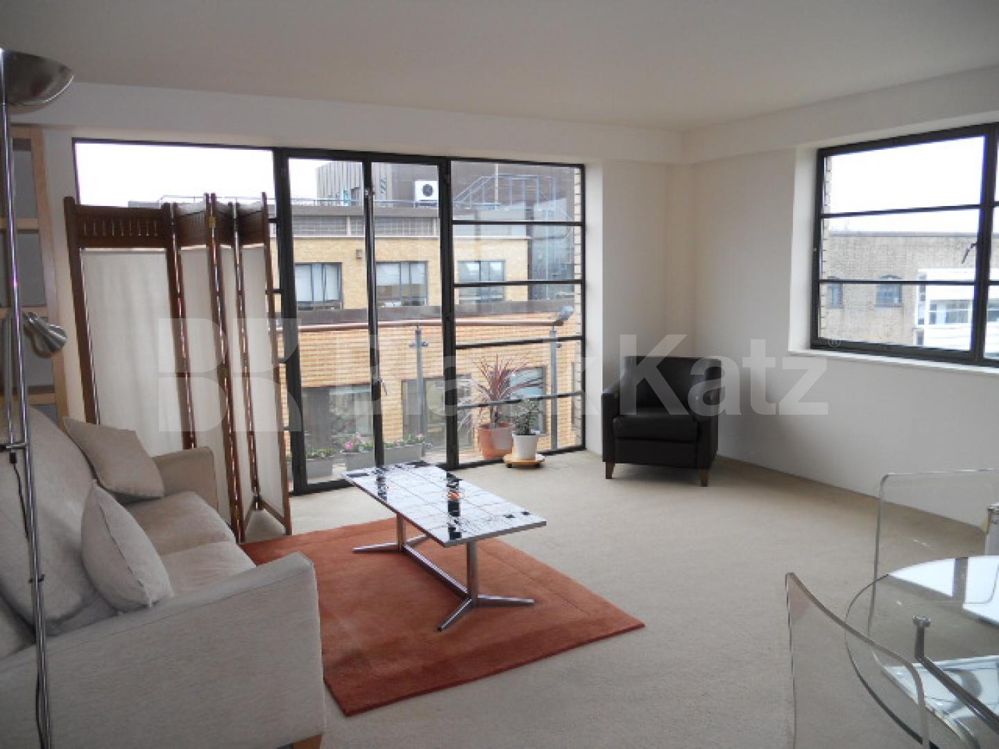 			MODERN 2 BEDROOM APARTMENT IN A PORTERED DEVELOPMENT, 2 Bedroom, 1 bath, 1 reception Flat			 Ice Wharf, KINGS CROSS 